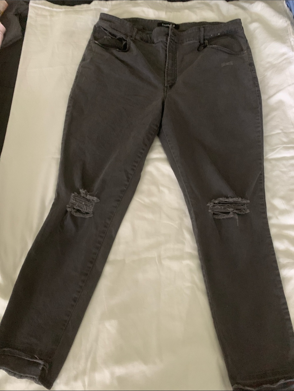 Women’s Express Distressed Skinny Jeans - Charcoal